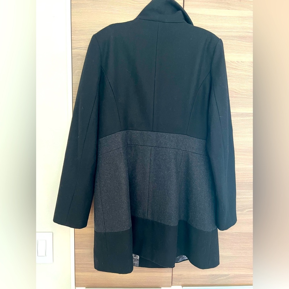Guess pea coat-style women’s large winter coat